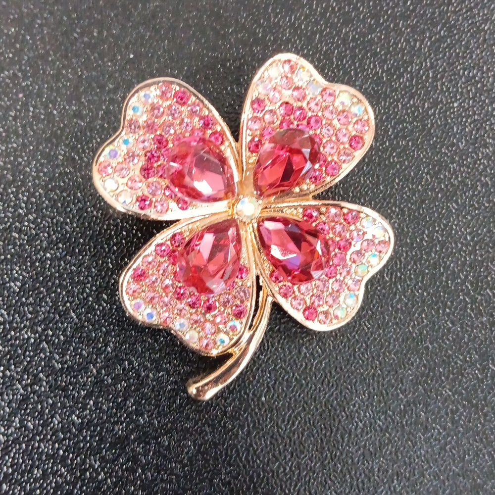 Rhinestone Clover Brooch (NEW) - Picture 4 of 4